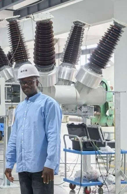 Équipement électrique haute tension en atelier