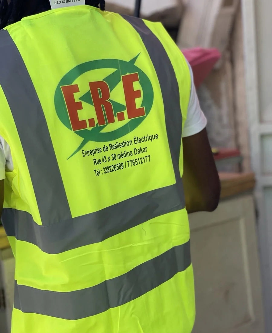 Technicien ERE en tenue de chantier
